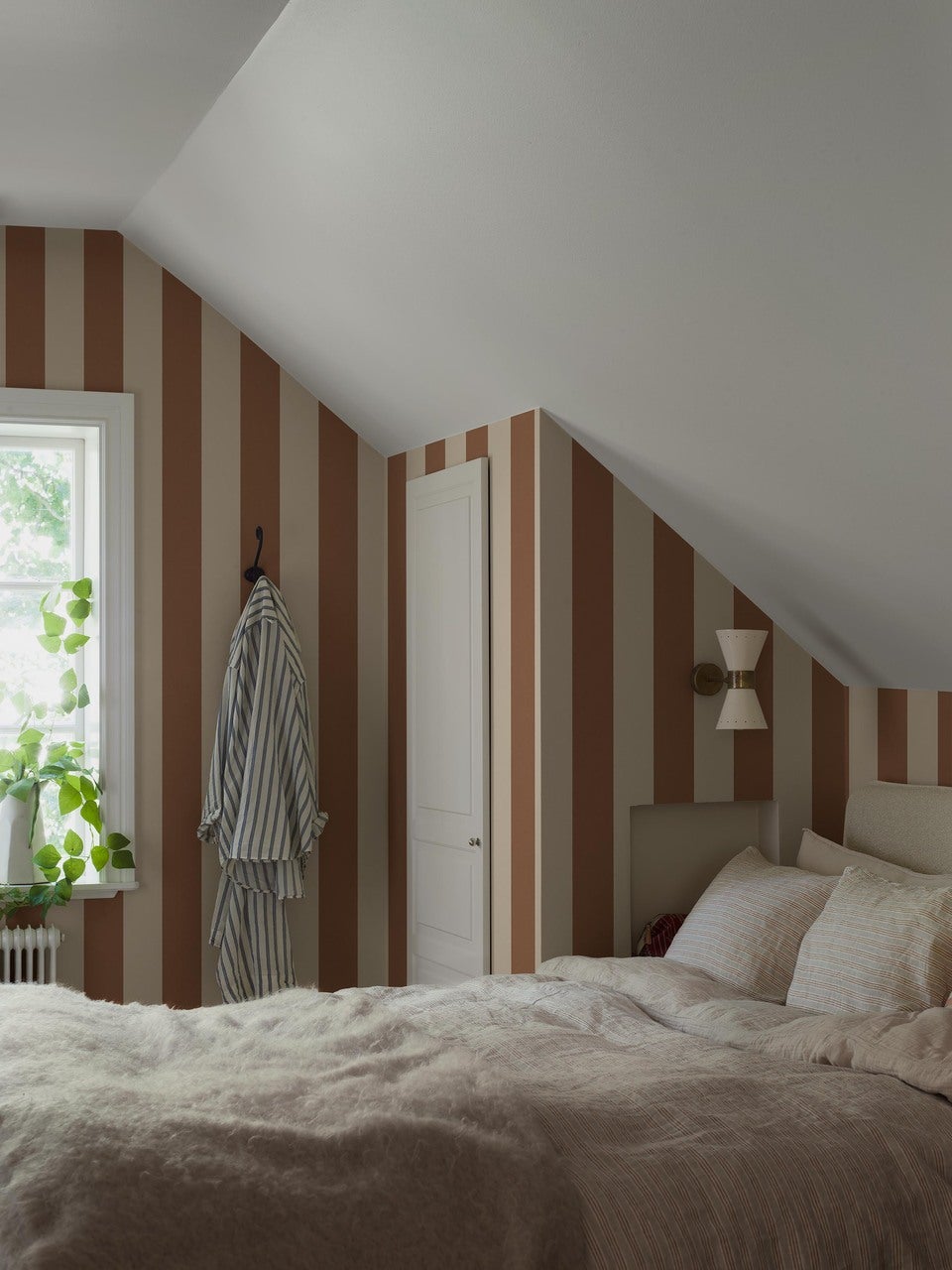 9802W_BåstadStripe_Roomshot_1.jpg